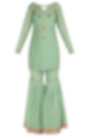 Green embellished kurta set available only at Pernia's Pop Up Shop.