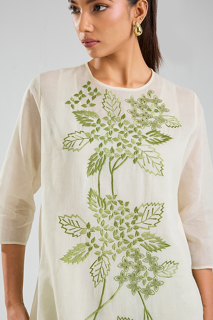 Ecru & Grass Green Handloom Cotton Cutwork Embroidered Kurta by Peachoo at Pernia's Pop Up Shop