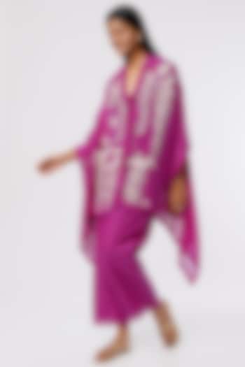 Magenta Silk Georgette Thread Embroidered Cape Set by Peachoo at Pernia's Pop Up Shop