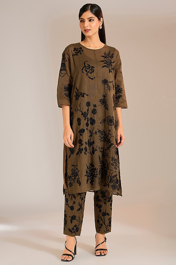 Khaki & Black Handloom Cotton Thread Work Kurta by Peachoo at Pernia's Pop Up Shop