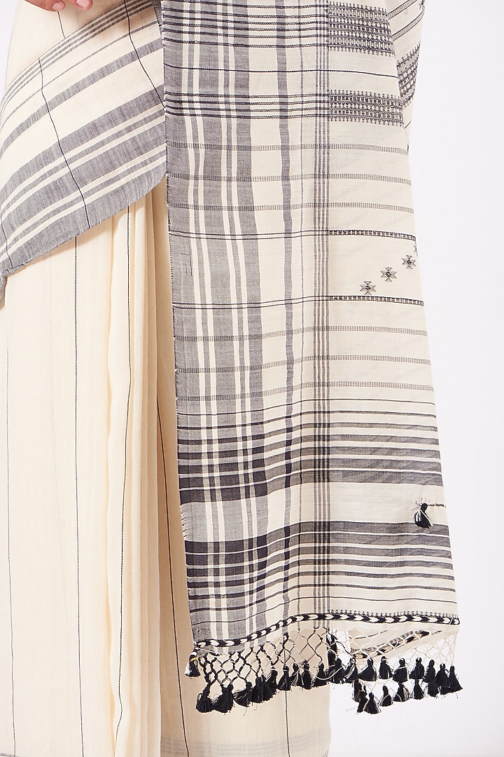 Off-White Cotton Handwoven Festive Saree by Peeli Kothi at Pernia's Pop Up Shop