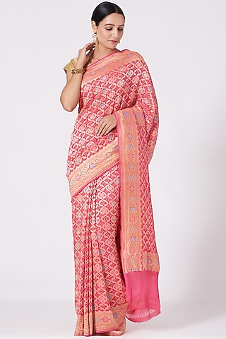 Blush Pink Bandhani Saree Set by Peeli Kothi