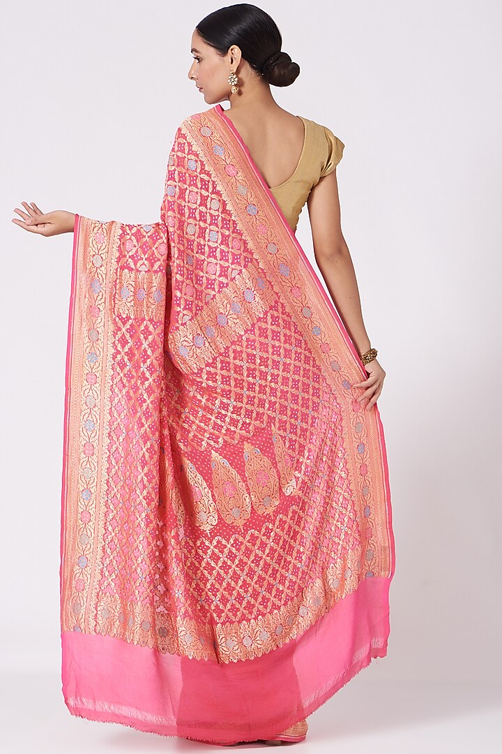 Blush Pink Bandhani Wedding Saree Set by Peeli Kothi at Pernia's Pop Up Shop