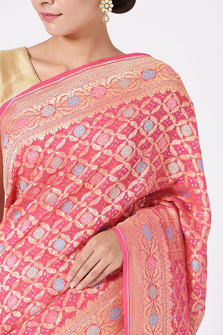 Blush Pink Bandhani Wedding Saree Set by Peeli Kothi at Pernia's Pop Up Shop