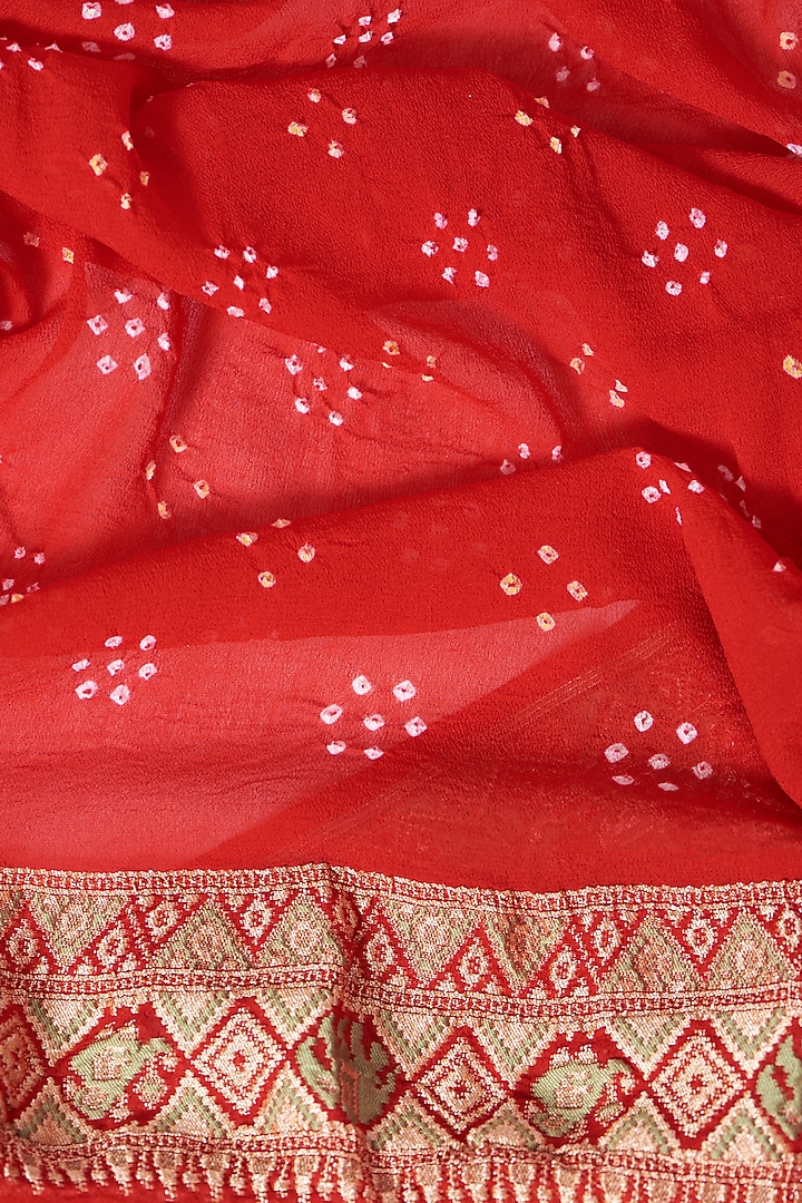 Red & Blush Pink Bandhej Wedding Saree Set by Peeli Kothi at Pernia's Pop Up Shop