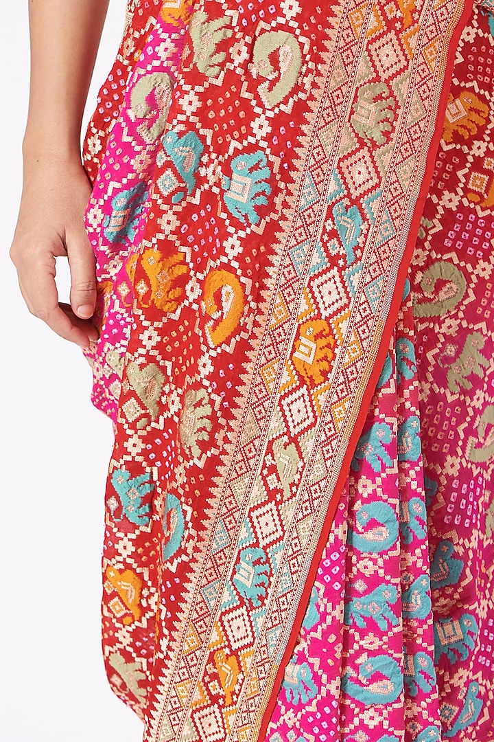 Red & Blush Pink Bandhej Wedding Saree Set by Peeli Kothi at Pernia's Pop Up Shop