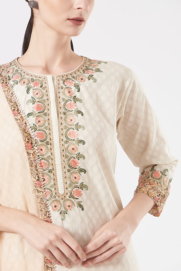 White Embroidered Kurta Set by Peenacolada at Pernia's Pop Up Shop