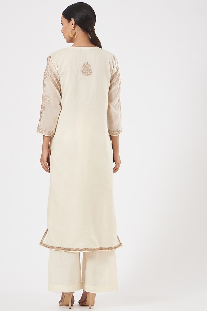 White & Gold Embroidered Kurta Set by Peenacolada at Pernia's Pop Up Shop
