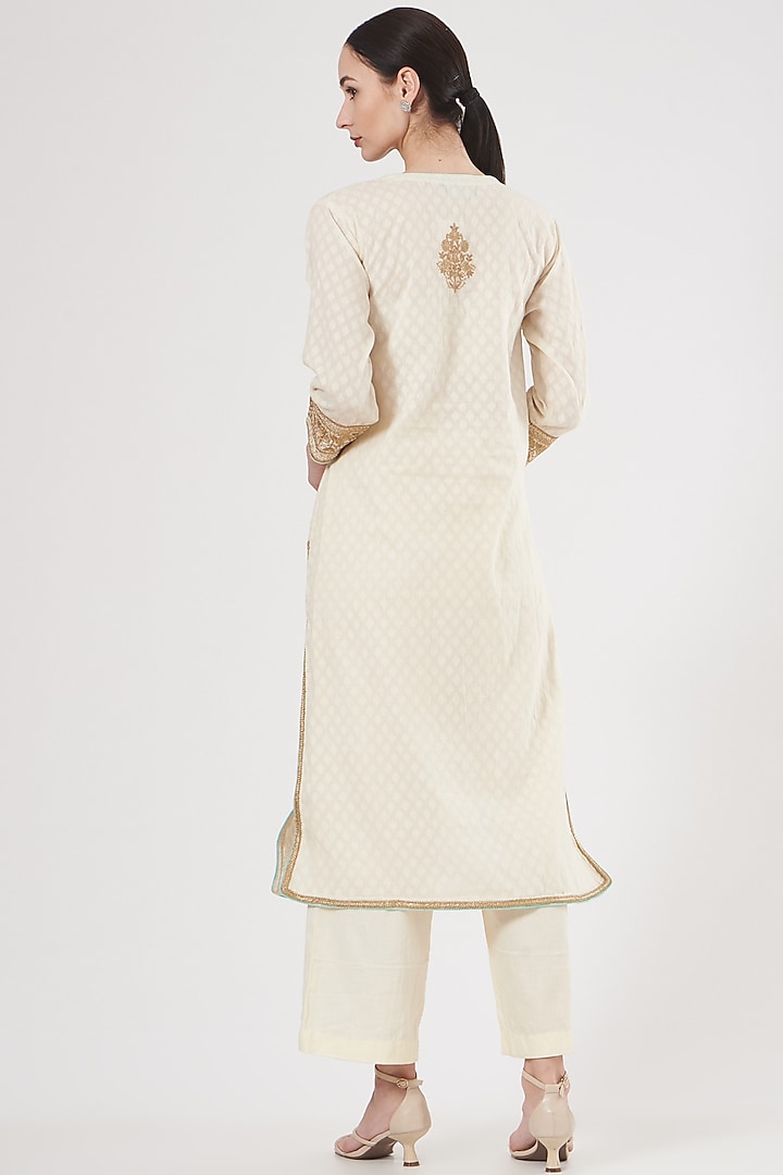 Off-White Embroidered Kurta Set by Peenacolada at Pernia's Pop Up Shop