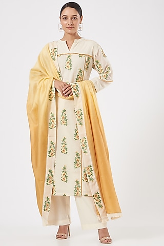 Off-White Resham Embroidered Kurta Set by Peenacolada