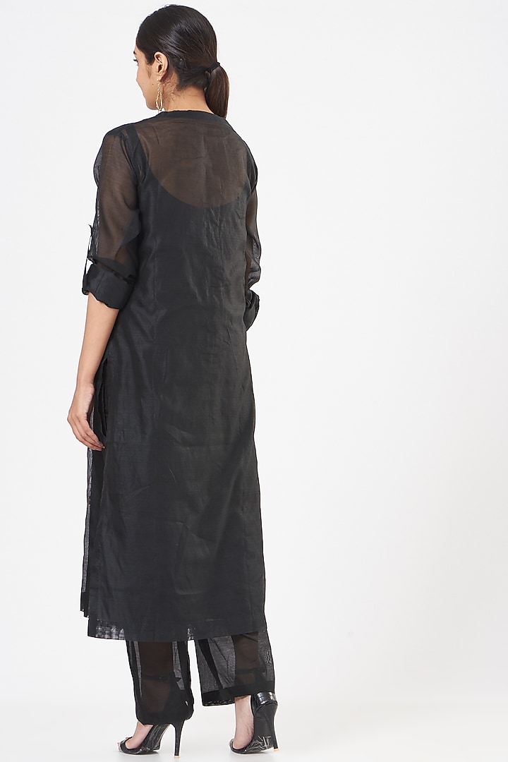 Black Embroidered Kurta Set by Peenacolada at Pernia's Pop Up Shop