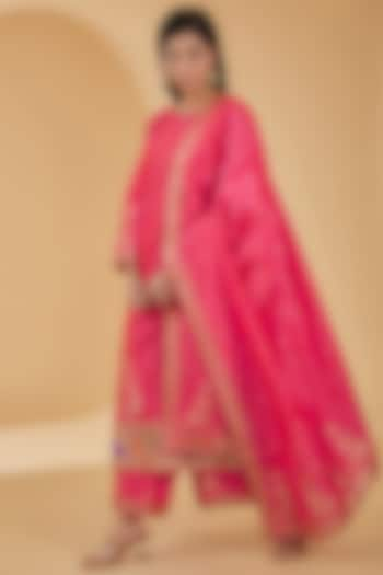 Pink Woven Silk Kurta Set by Peenacolada