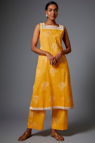 Yellow Cotton Printed Kurta Set by Pehnaav