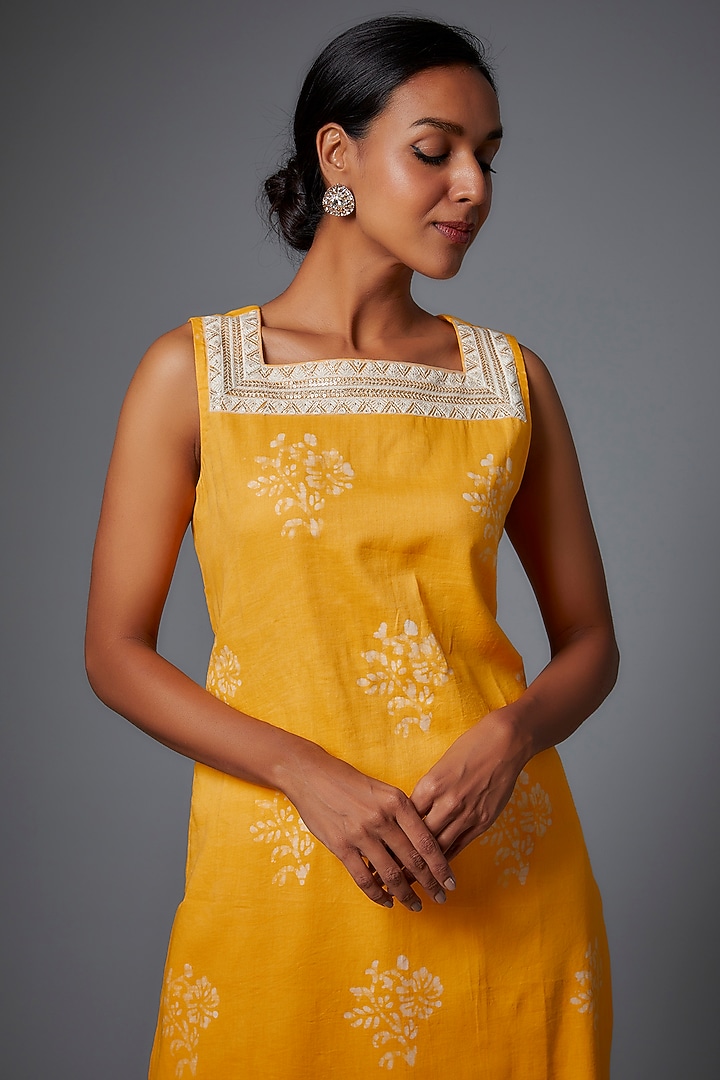 Yellow Cotton Printed Kurta Set by Pehnaav at Pernia's Pop Up Shop