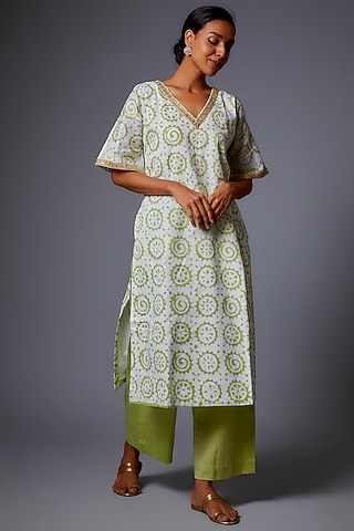 White Cotton Printed Kurta Set by Pehnaav