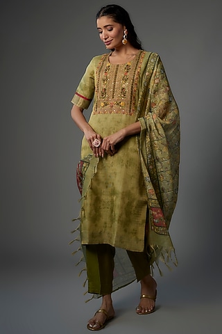 Green Soft Chanderi Embroidered Kurta Set by Pehnaav