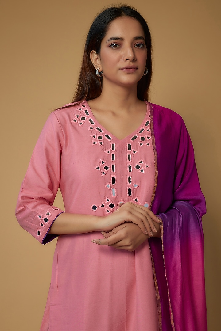 Pink Cotton Silk Embroidered Kurta Set by Pehnaav at Pernia's Pop Up Shop
