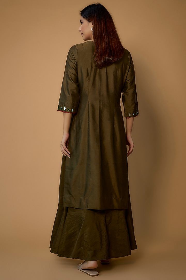 Green Cotton Silk Embroidered Kurta Set by Pehnaav at Pernia's Pop Up Shop