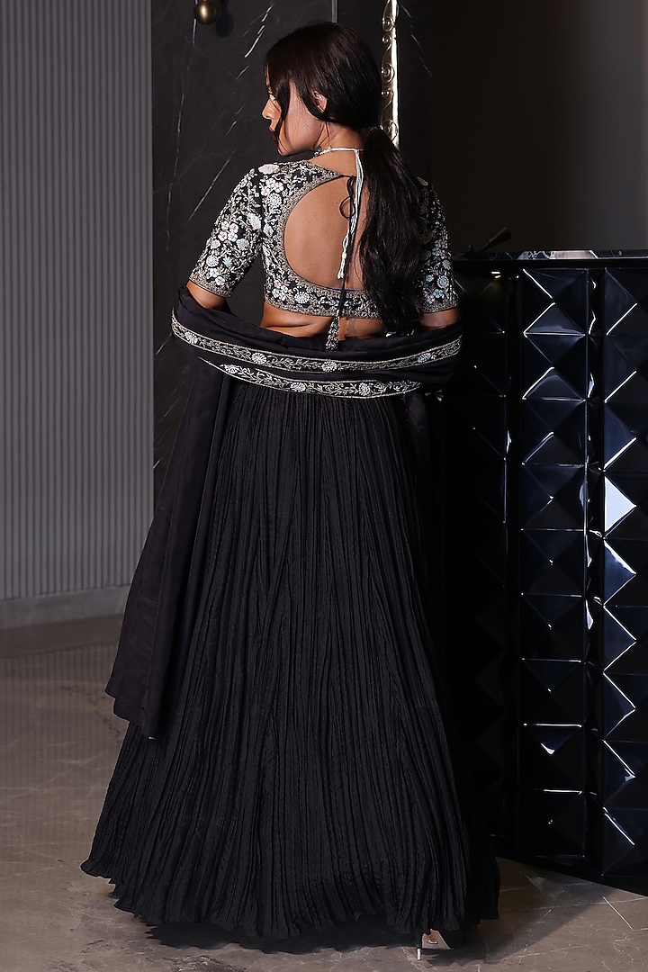 Black Crinkled Wedding Lehenga Set by PEHR ARORA at Pernia's Pop Up Shop