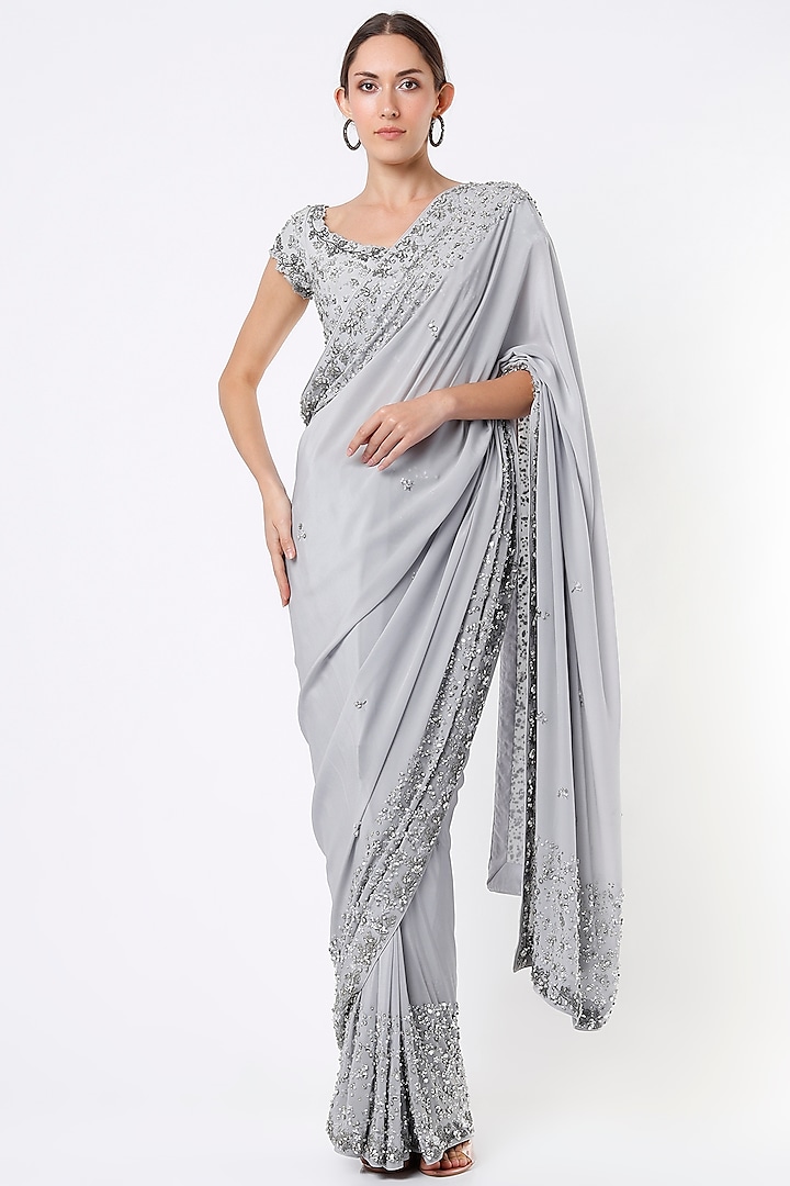 Grey Embroidered Saree Set by Pooja Peshoria at Pernia's Pop Up Shop