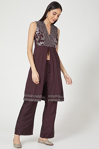 Wine Embellished Kurta Set by Pesha
