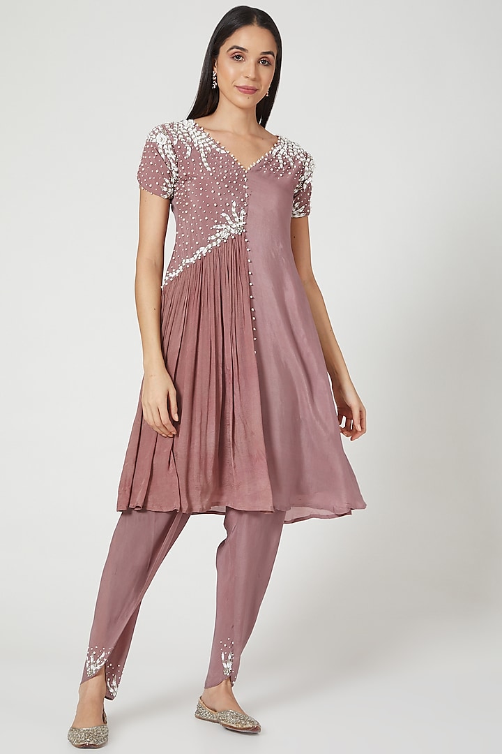 Mauve Embroidered Pleated Kurta Set by Pesha at Pernia's Pop Up Shop