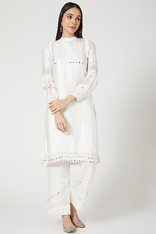 Ivory 3D Floral Embroidered Kurta Set by Pesha