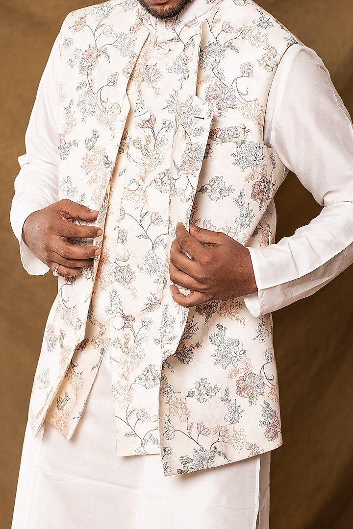 Cream Kurta Set With Printed Layered Nehru Jacket by Pesha Men at Pernia's Pop Up Shop
