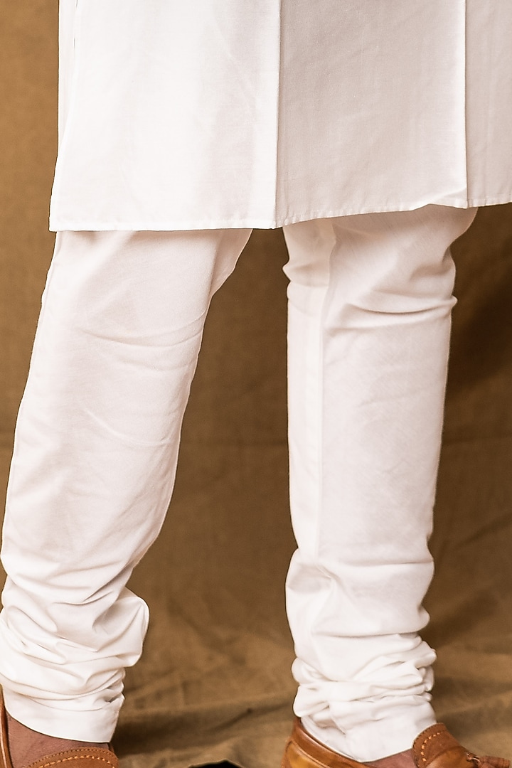 Cream Kurta Set With Printed Layered Nehru Jacket by Pesha Men at Pernia's Pop Up Shop