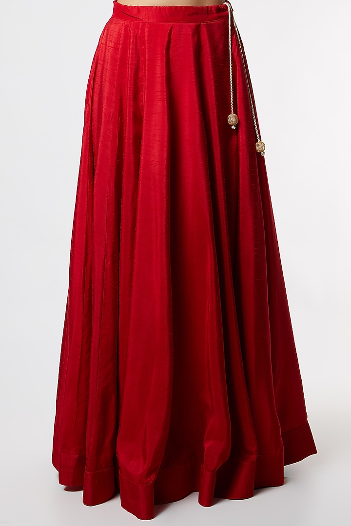 Red Embellished Cape Set by Prathyusha Garimella at Pernia's Pop Up Shop