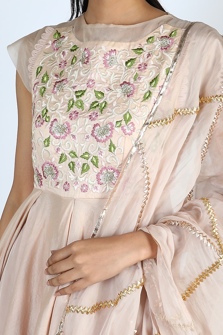 Moonlight Kurta Set With Embroidered Dupatta by Pallavi Goyal at Pernia's Pop Up Shop