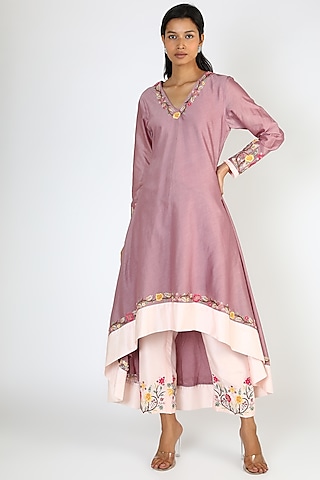 Nostalgia Rose Thread Embroidered Kurta Set by Pallavi Goyal