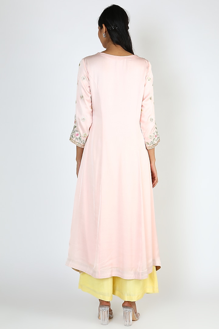 Pink Dogwood Embroidered Kurta Set by Pallavi Goyal at Pernia's Pop Up Shop