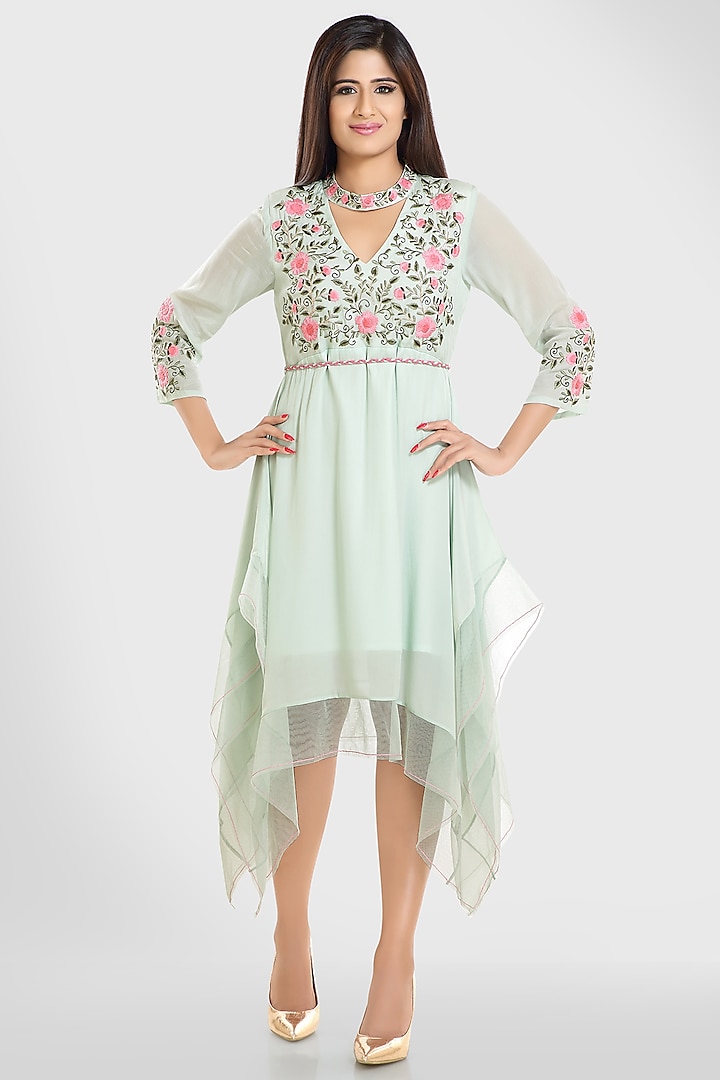 Green Lily Embroidered Tunic With Belt by Pallavi Goyal at Pernia's Pop Up Shop