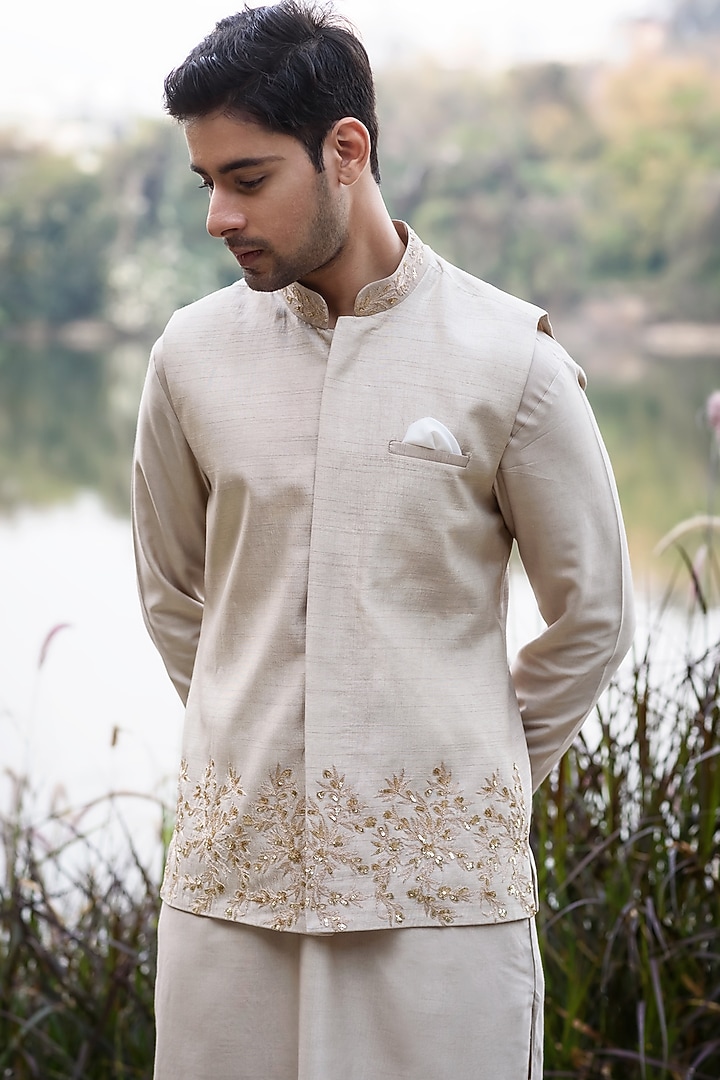 Champagne Gold Kurta Set WIth Bundi Jacket by Prathyusha Garimella Men at Pernia's Pop Up Shop