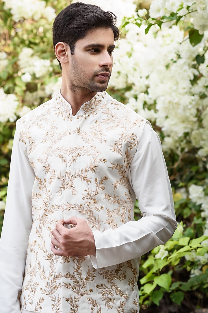 Ivory Kurta Set WIth Bundi Jacket by Prathyusha Garimella Men at Pernia's Pop Up Shop