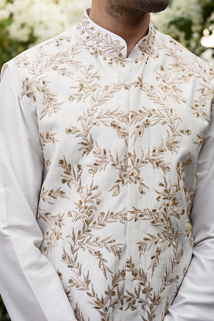 Ivory Kurta Set WIth Bundi Jacket by Prathyusha Garimella Men at Pernia's Pop Up Shop
