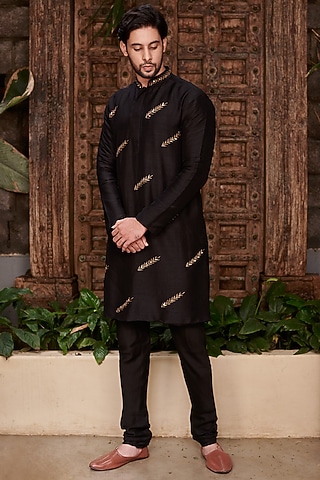 Black Cotton Silk Kurta Set by Prathyusha Garimella Men