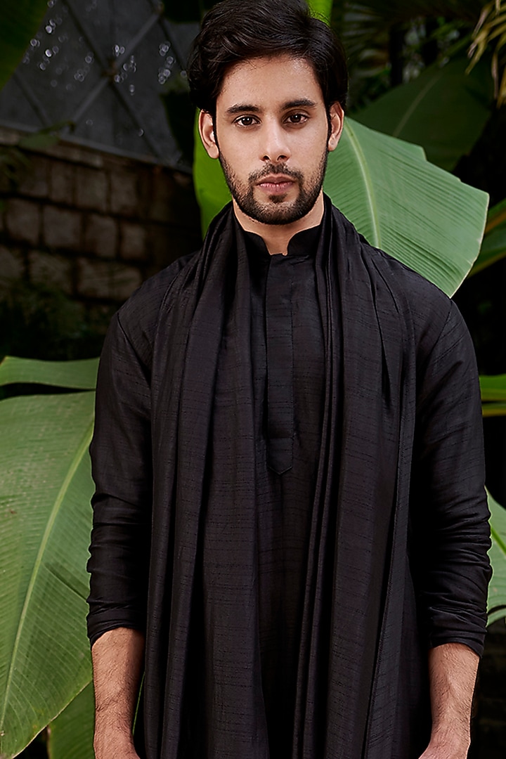 Black Raw Silk Kurta Set by Prathyusha Garimella Men at Pernia's Pop Up Shop