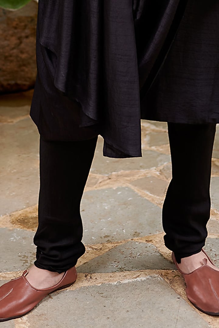 Black Raw Silk Kurta Set by Prathyusha Garimella Men at Pernia's Pop Up Shop