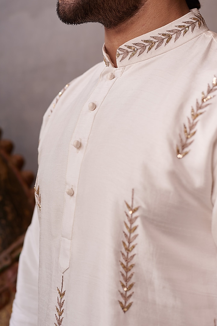 White Cotton Silk Kurta Set by Prathyusha Garimella Men at Pernia's Pop Up Shop