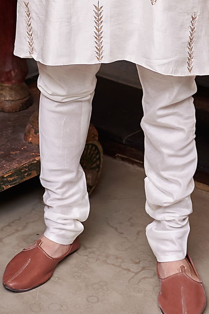 White Cotton Silk Kurta Set by Prathyusha Garimella Men at Pernia's Pop Up Shop