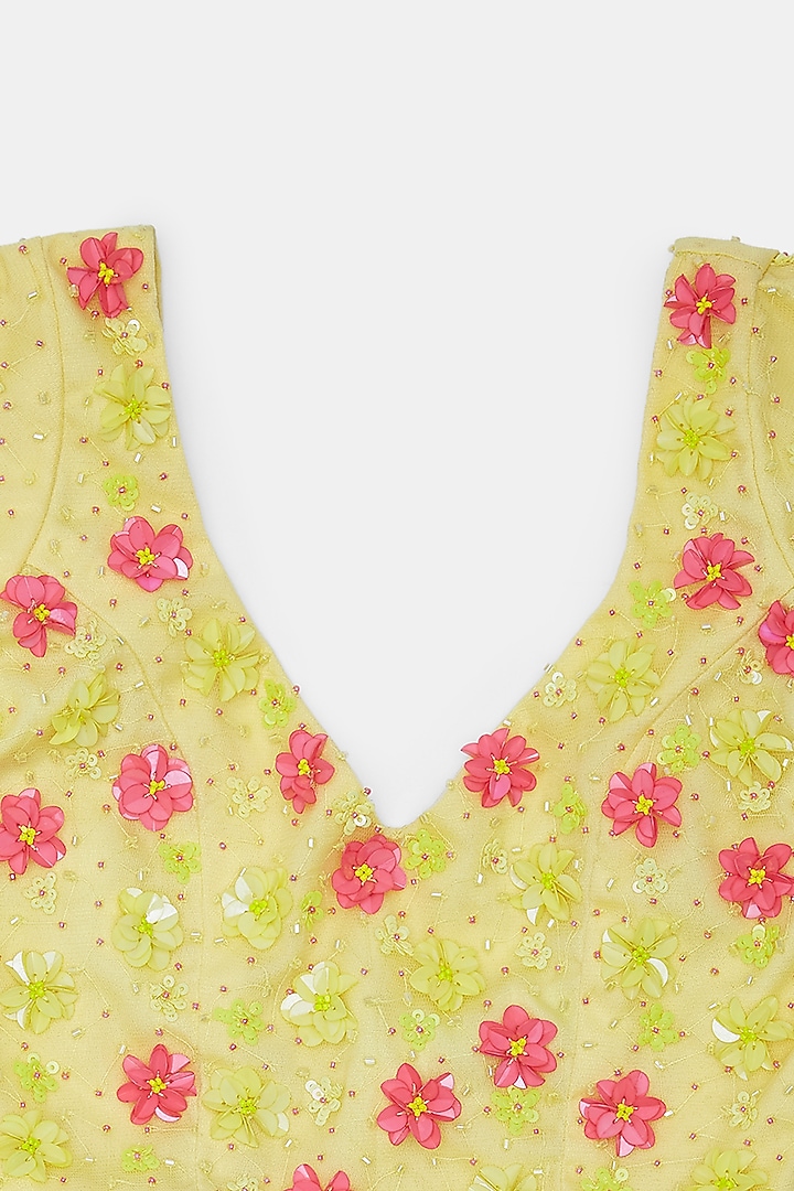 Yellow Tulle Tiered Lehenga Set For Girls by Phatakaa Mini at Pernia's Pop Up Shop