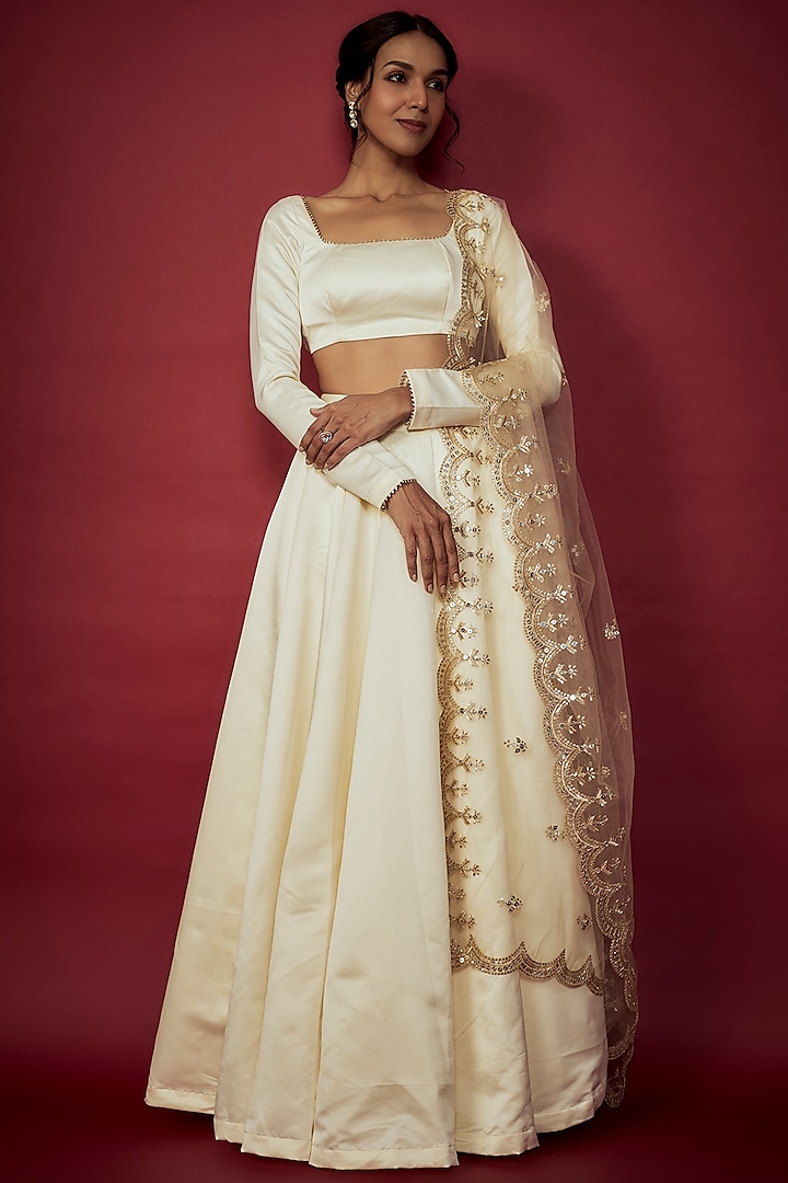 Off-White Heavy Satin Lehenga Set For Girls by Phatakaa Mini at Pernia's Pop Up Shop