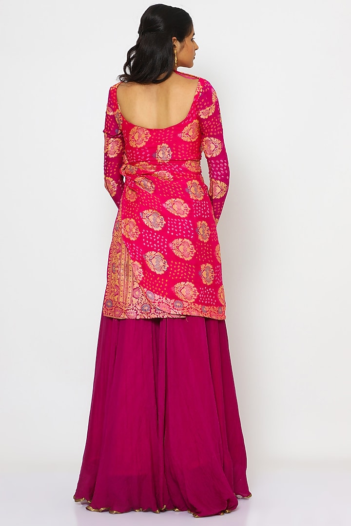 Pink Crepe Bandhej Kurta Set by PhD by House of PiaDeeksh at Pernia's Pop Up Shop