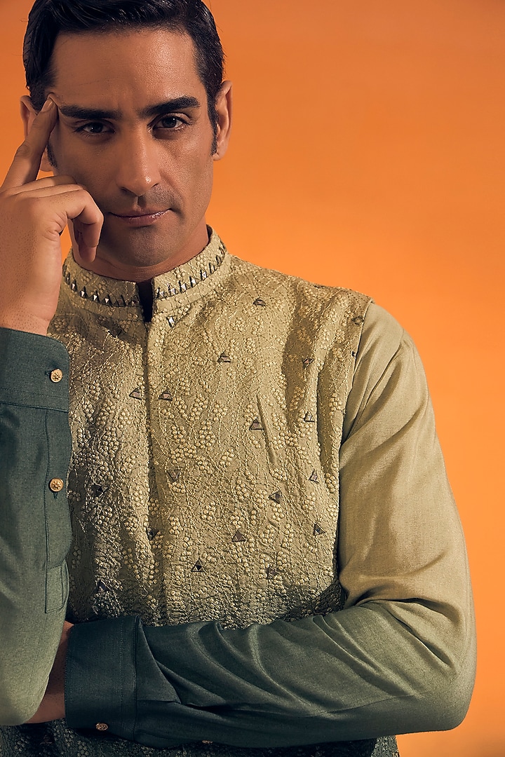 Green Ombre Cotton Silk Thread Embroidered Bundi Jacket Set by Philocaly at Pernia's Pop Up Shop