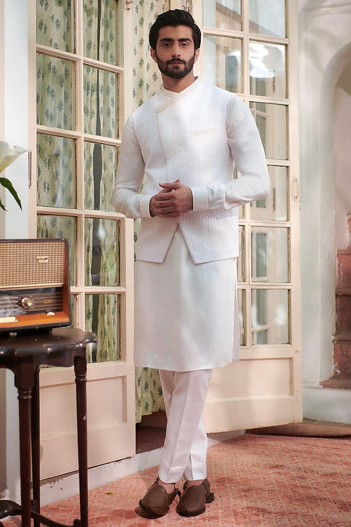 White Silk Sequins Embroidered Bundi Jacket Set by Philocaly at Pernia's Pop Up Shop