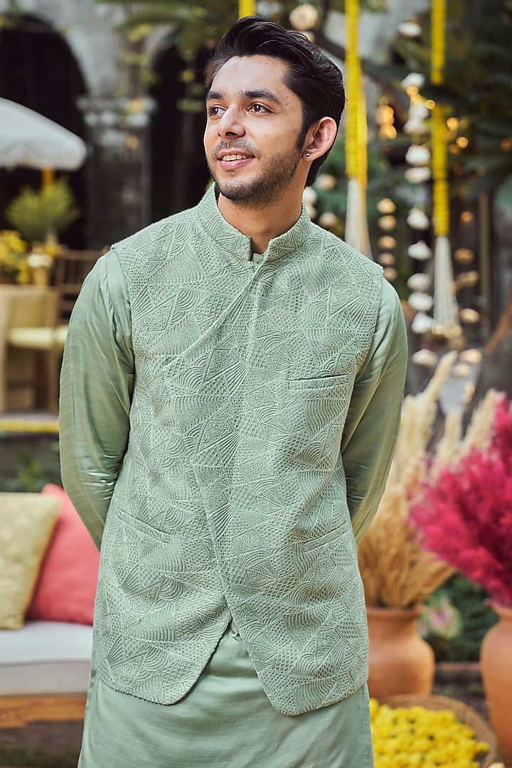 Green Silk Embroidered Bundi Jacket Set by Philocaly at Pernia's Pop Up Shop