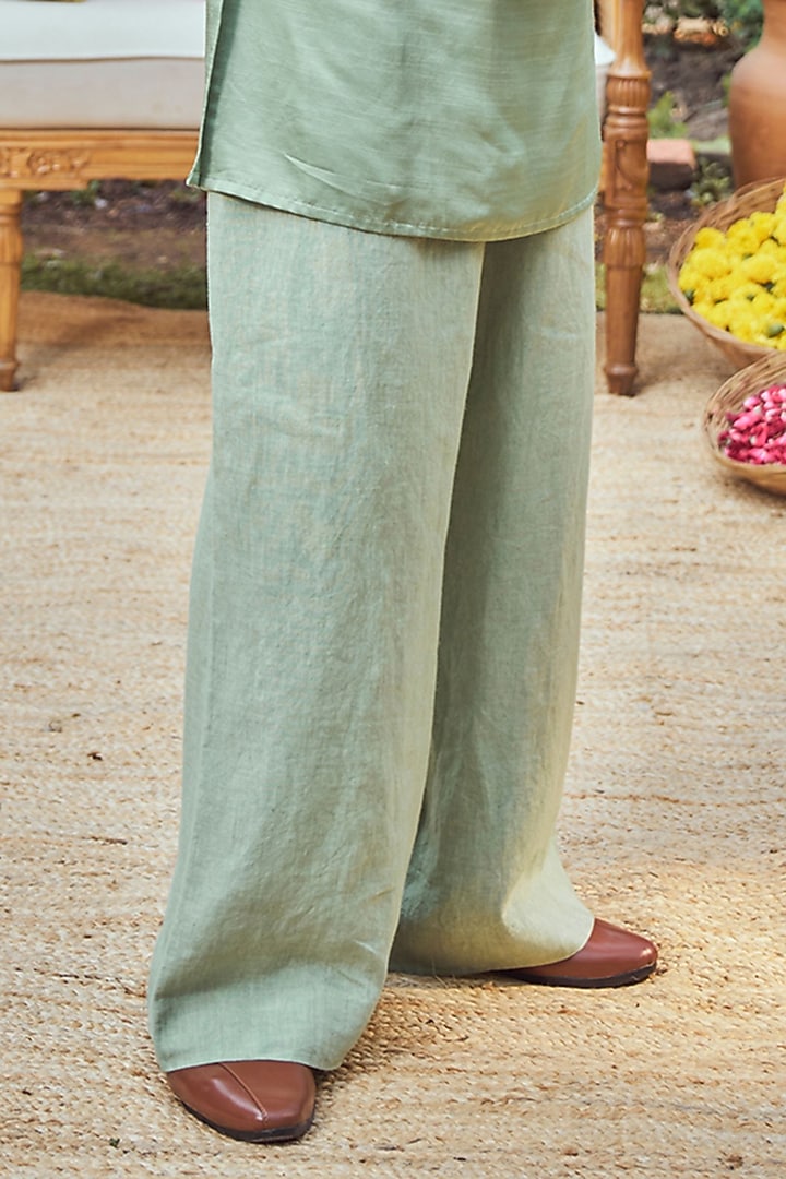 Green Silk Embroidered Bundi Jacket Set by Philocaly at Pernia's Pop Up Shop