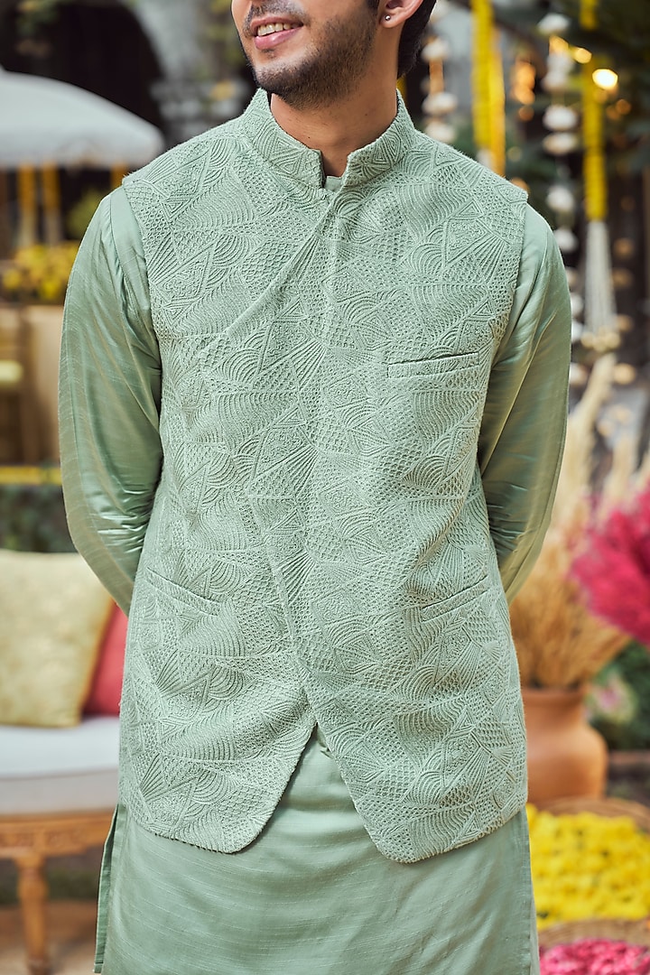 Green Silk Embroidered Bundi Jacket Set by Philocaly at Pernia's Pop Up Shop